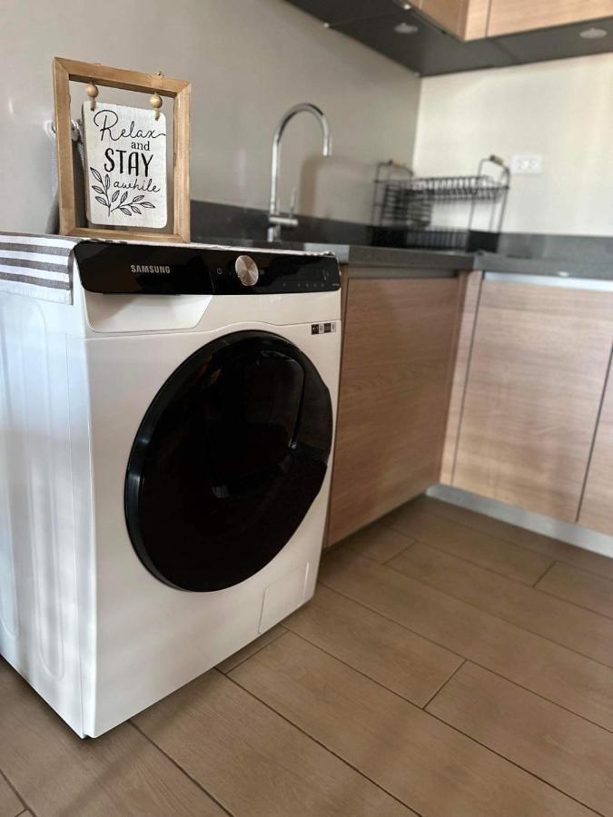 Luxury Bgc Condo In Taguig, Mckinley - Covered Parking And Wifi Free Esterno foto