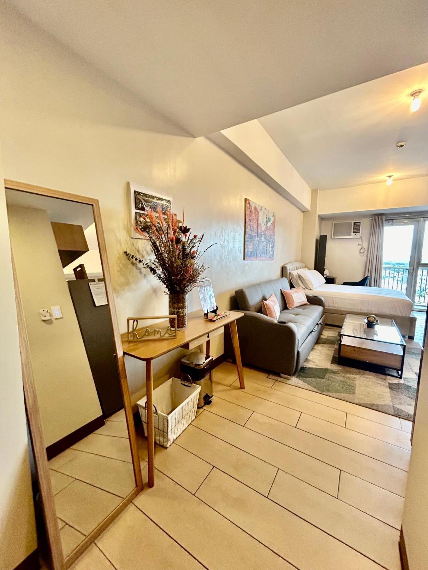 Luxury Bgc Condo In Taguig, Mckinley - Covered Parking And Wifi Free Esterno foto