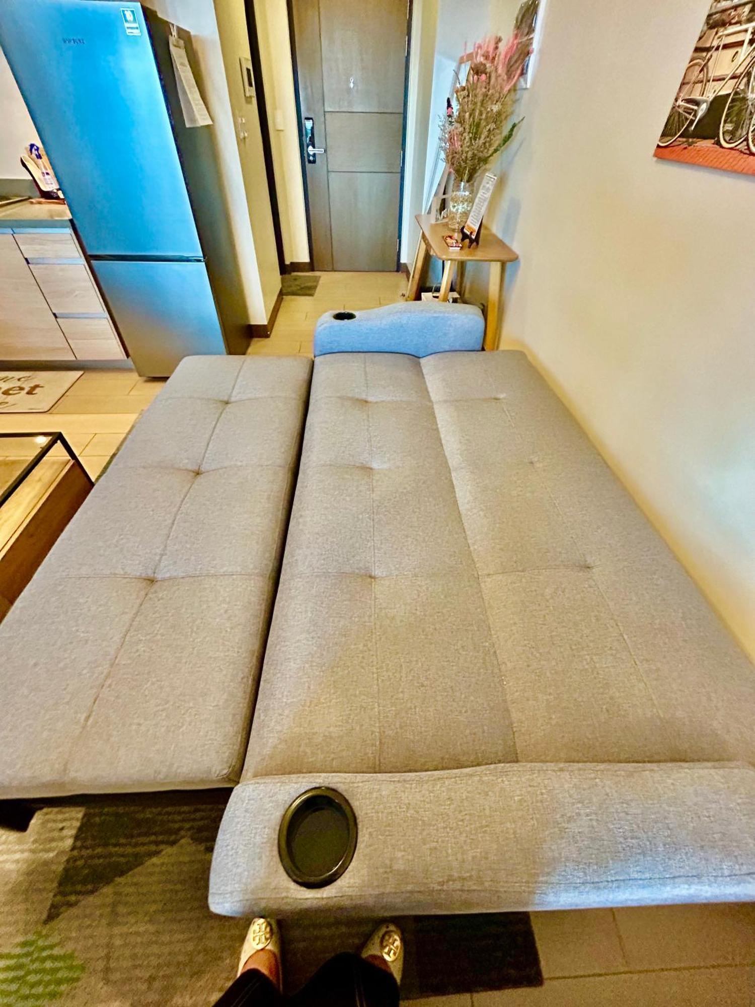 Luxury Bgc Condo In Taguig, Mckinley - Covered Parking And Wifi Free Esterno foto