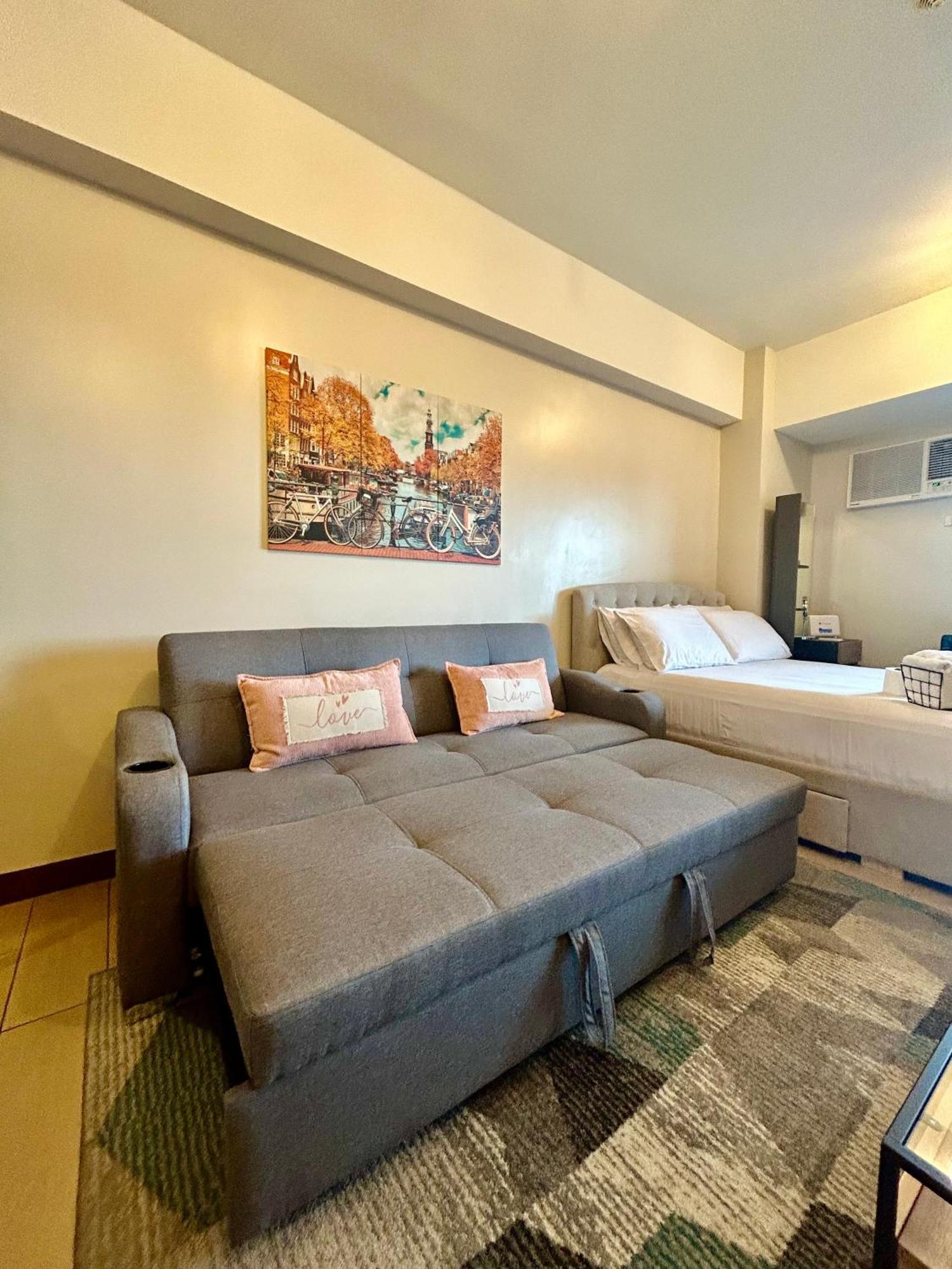 Luxury Bgc Condo In Taguig, Mckinley - Covered Parking And Wifi Free Esterno foto
