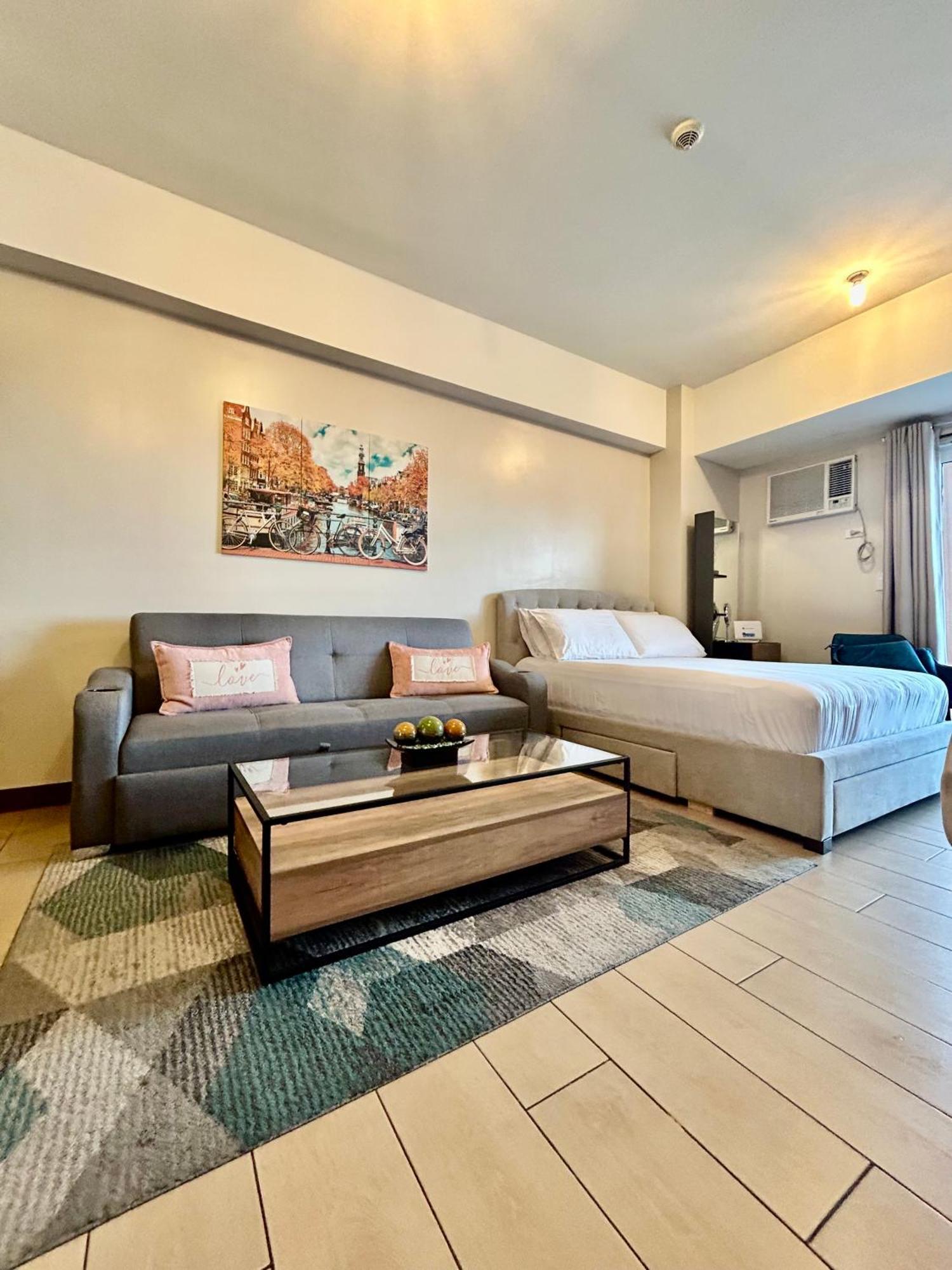 Luxury Bgc Condo In Taguig, Mckinley - Covered Parking And Wifi Free Esterno foto